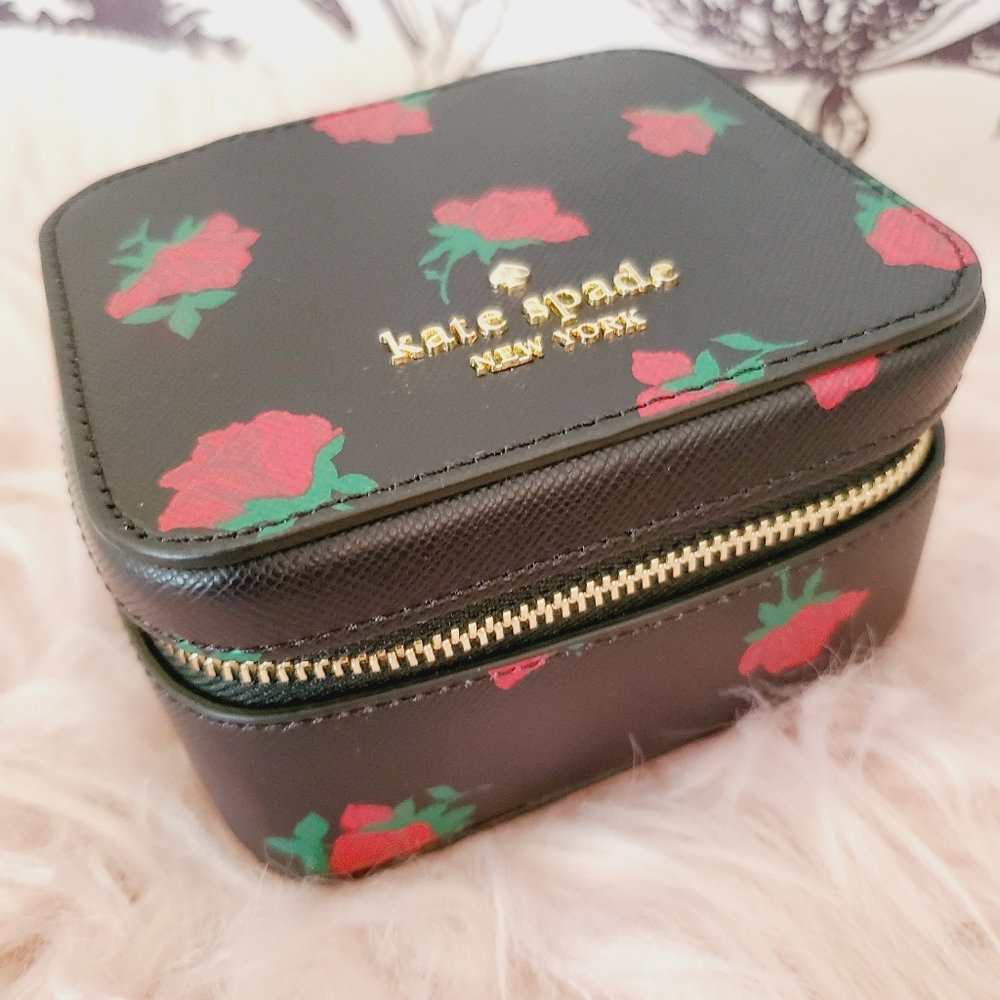 NWT KATE SPADE ROSE BLACK RING COSMETIC CASE RED - Picture 3 of 3